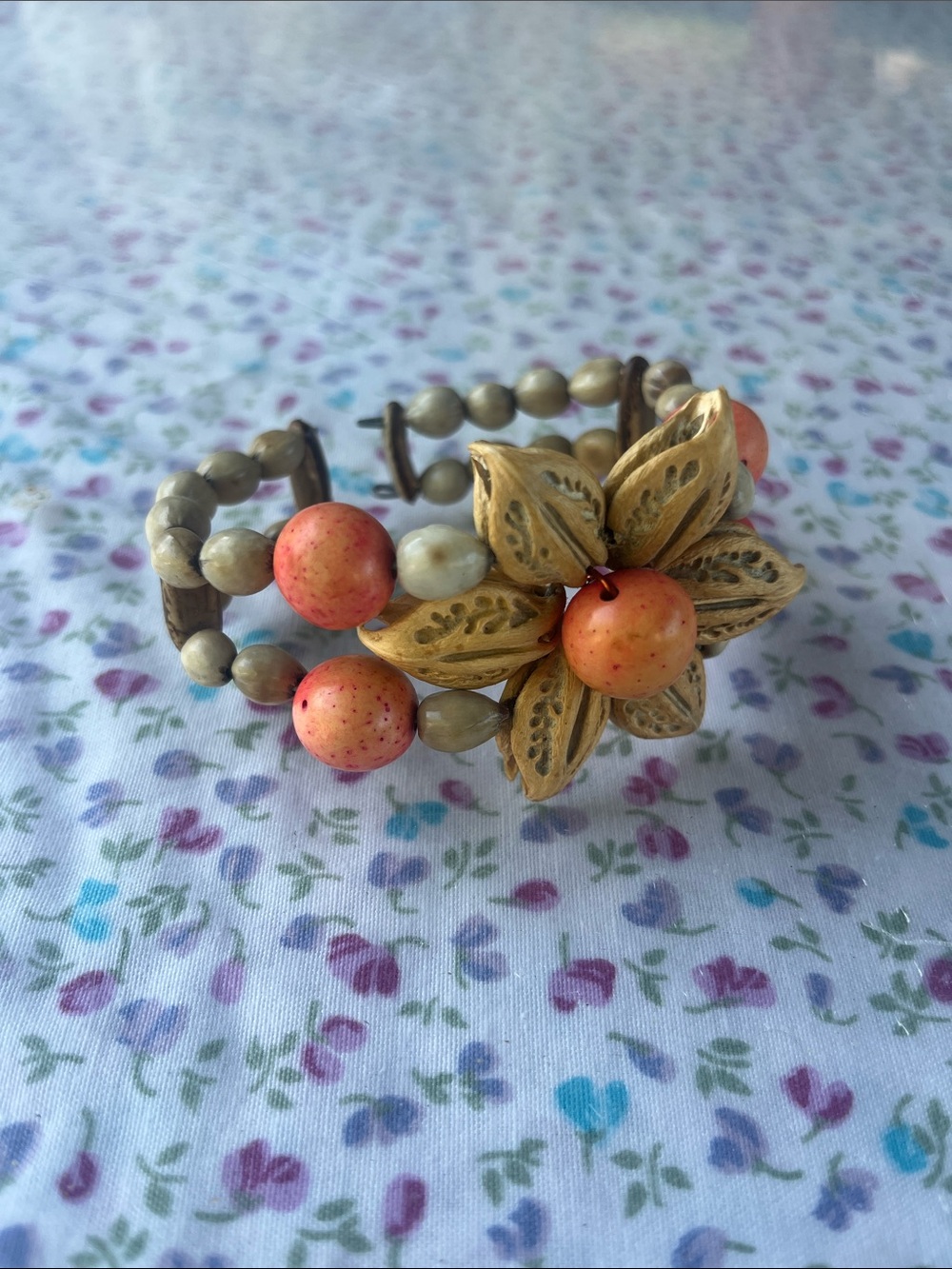 Boho Floral Beaded Bracelet in Peach and Gold Tone